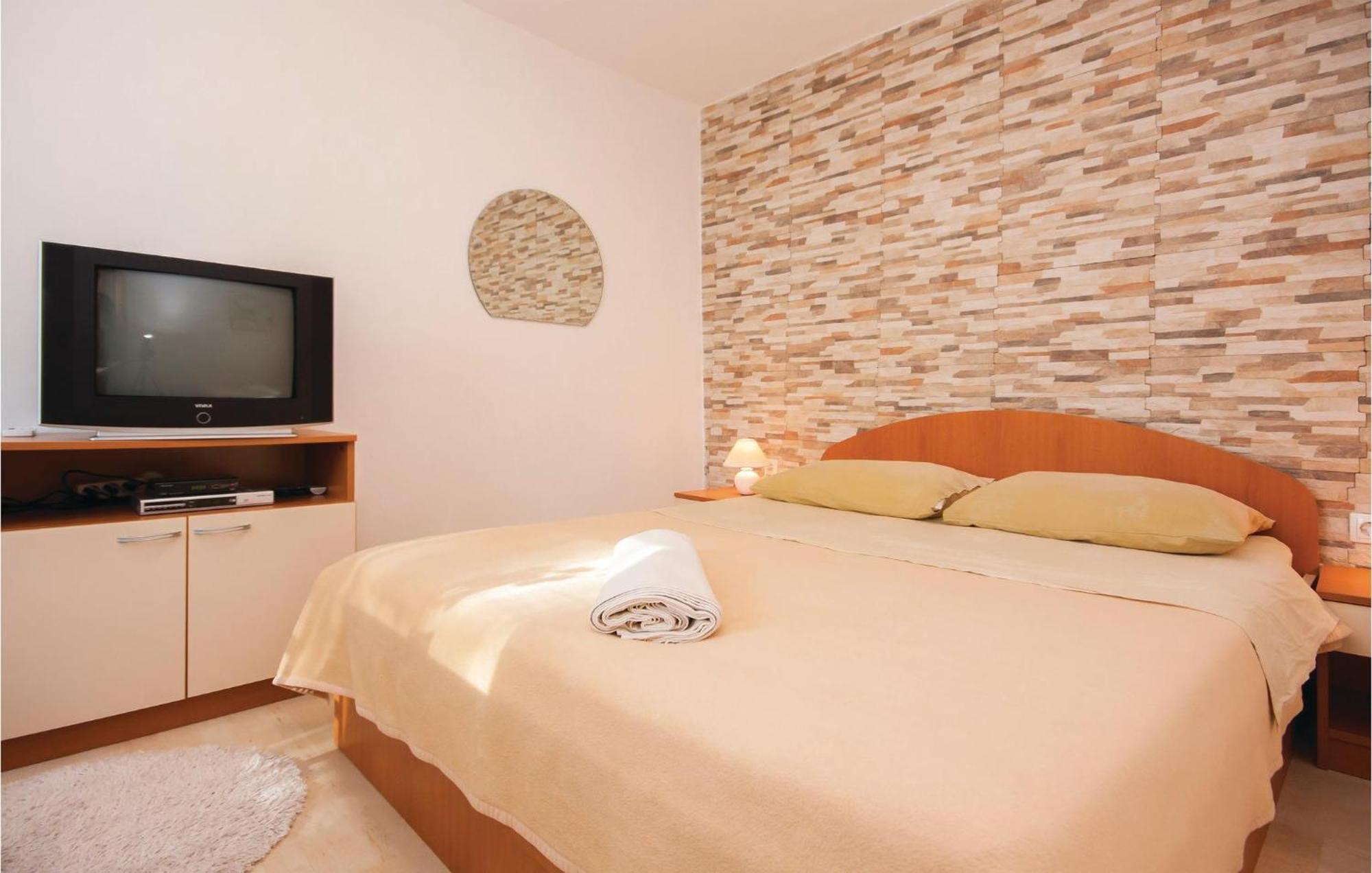 Nice Apartment In Raslina With House Sea View Exterior foto